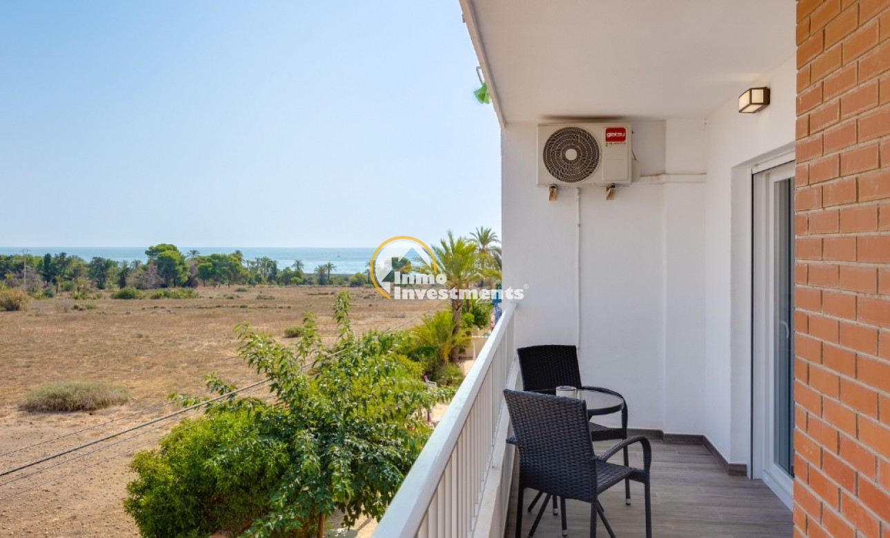Resale - Apartment - Punta Prima - Beachside