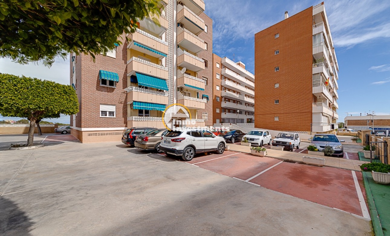 Resale - Apartment - Punta Prima - Beachside