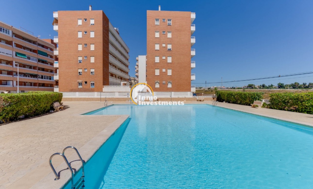 Resale - Apartment - Punta Prima - Beachside