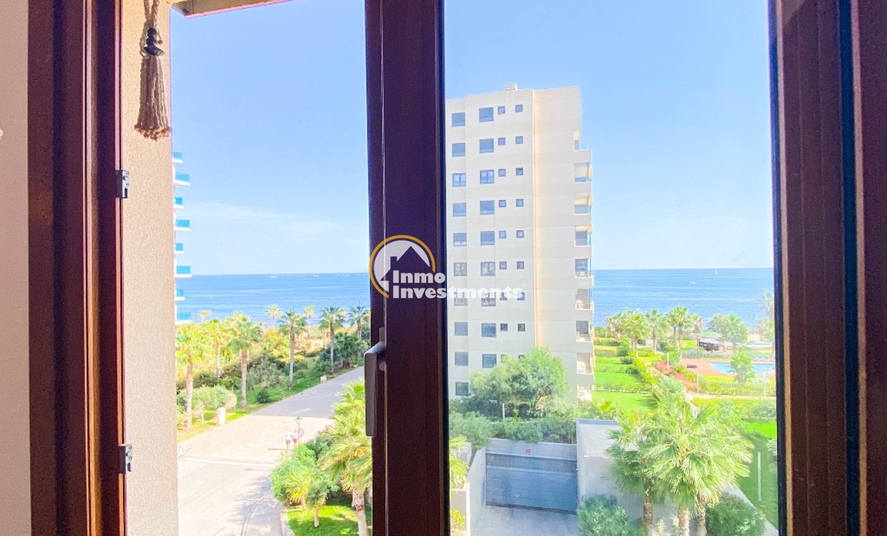 Resale - Apartment - Punta Prima - Beachside