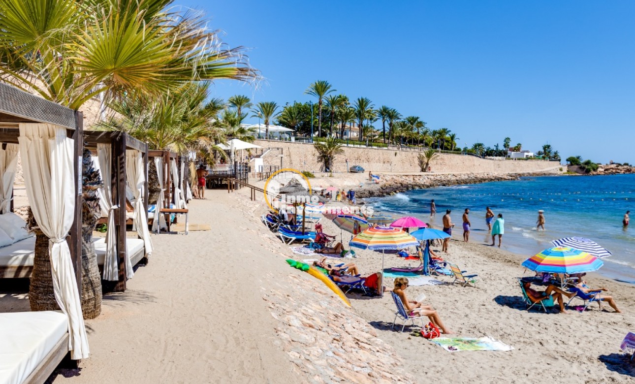 Resale - Apartment - Punta Prima - Beachside