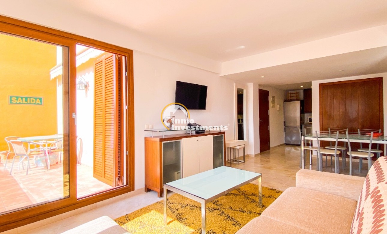 Resale - Apartment - Punta Prima - Beachside