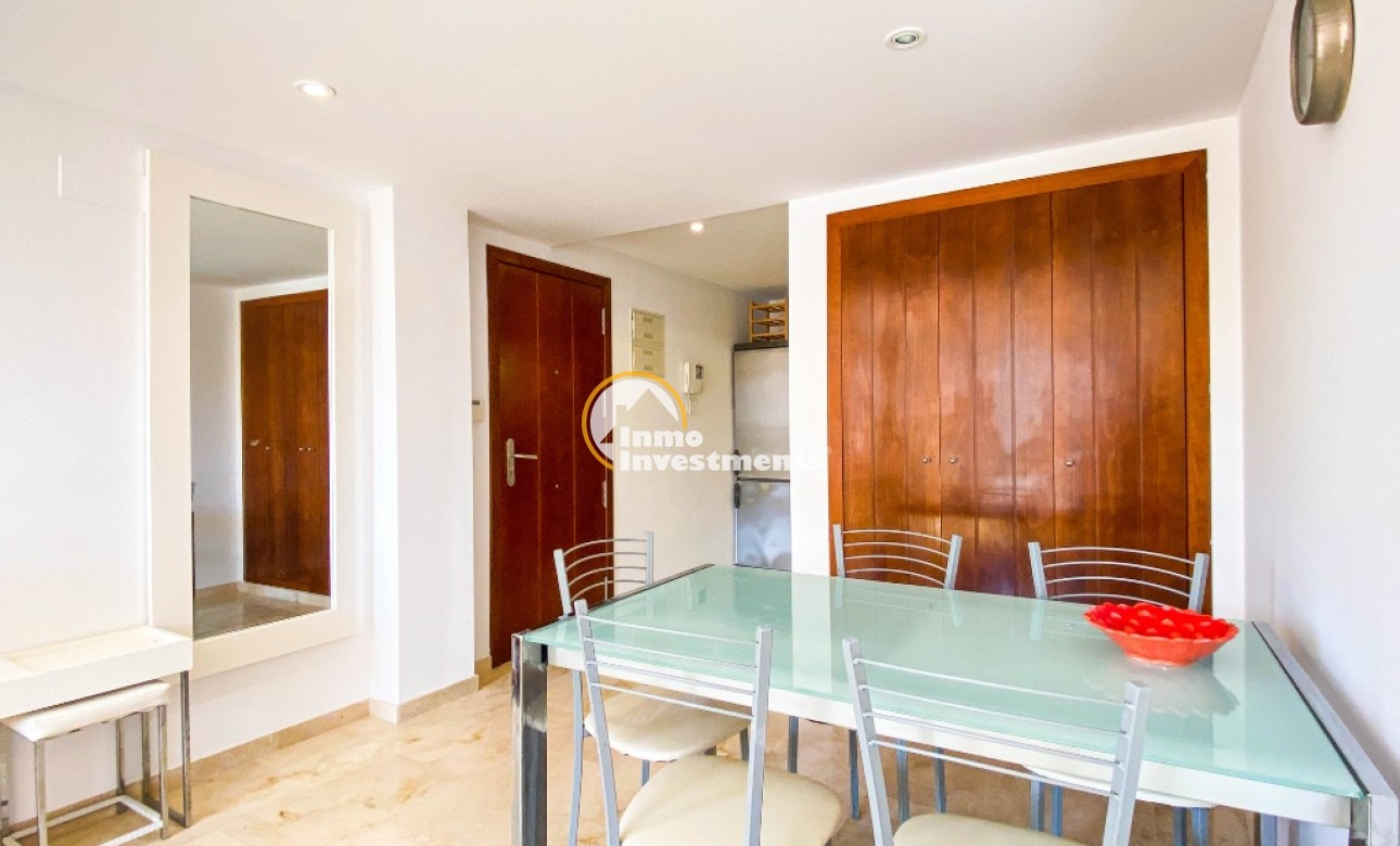 Resale - Apartment - Punta Prima - Beachside