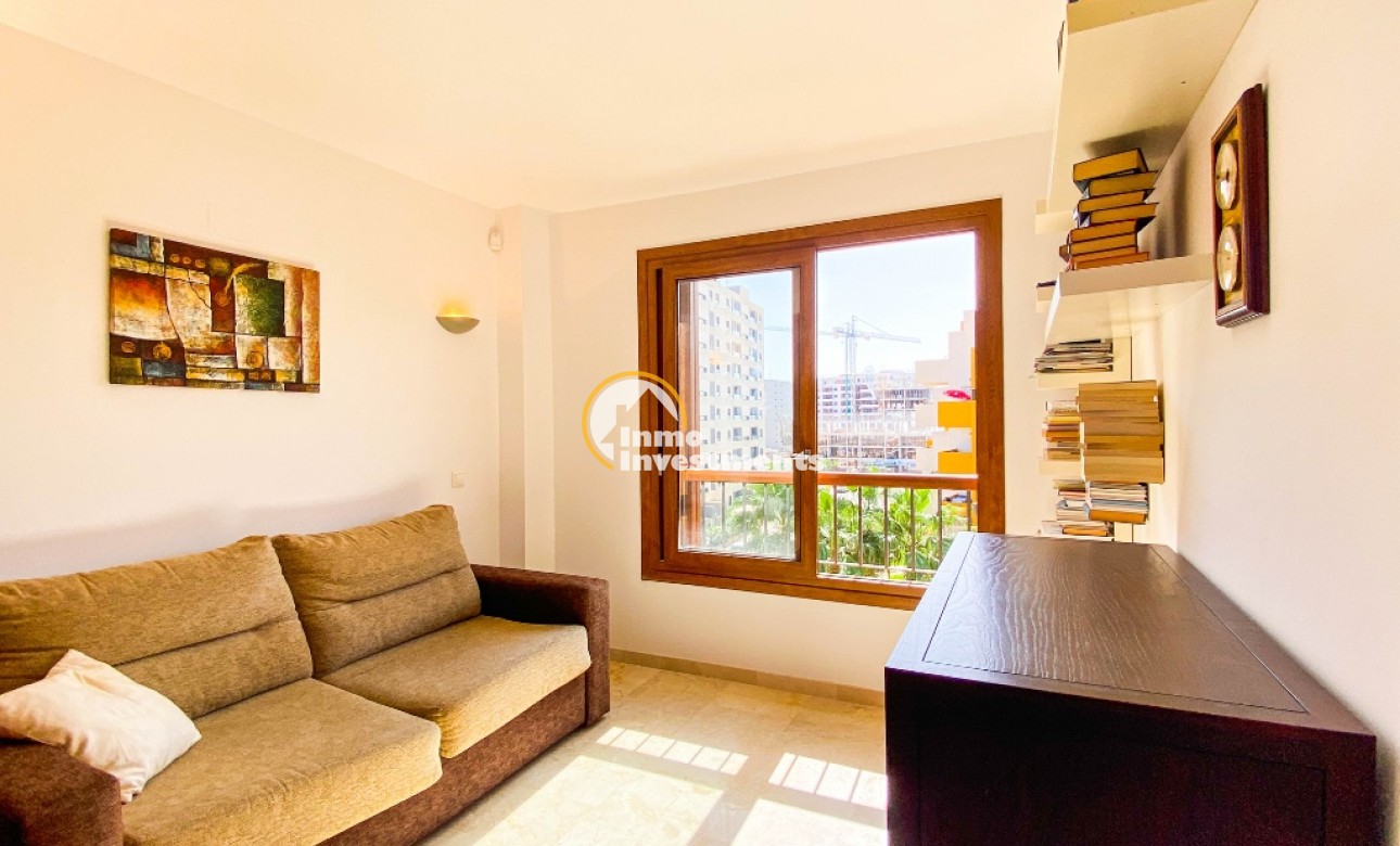 Resale - Apartment - Punta Prima - Beachside