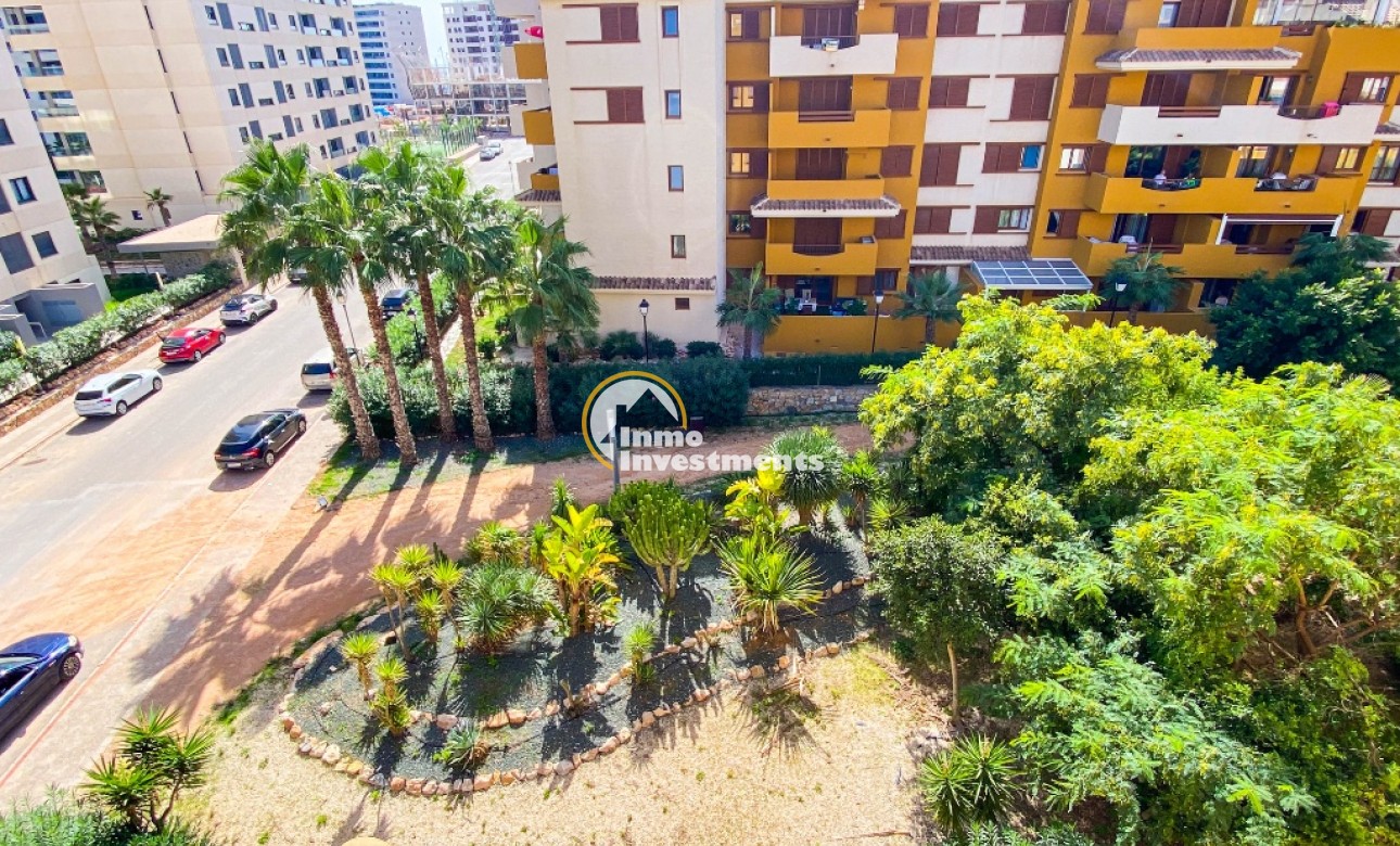 Resale - Apartment - Punta Prima - Beachside