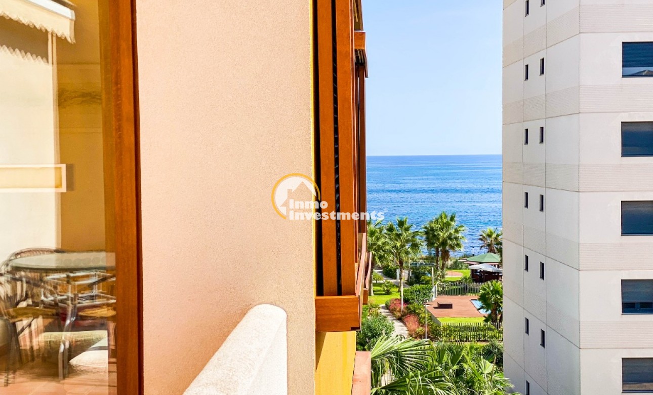 Resale - Apartment - Punta Prima - Beachside