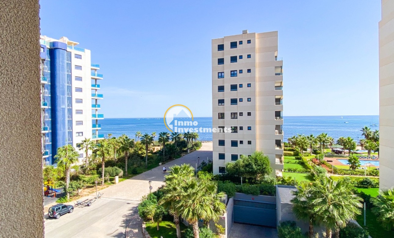 Resale - Apartment - Punta Prima - Beachside