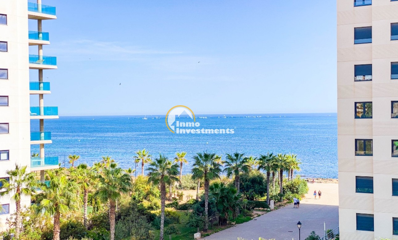 Resale - Apartment - Punta Prima - Beachside