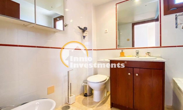 Resale - Apartment - Punta Prima - Beachside