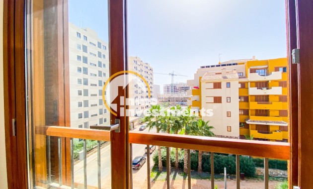 Resale - Apartment - Punta Prima - Beachside