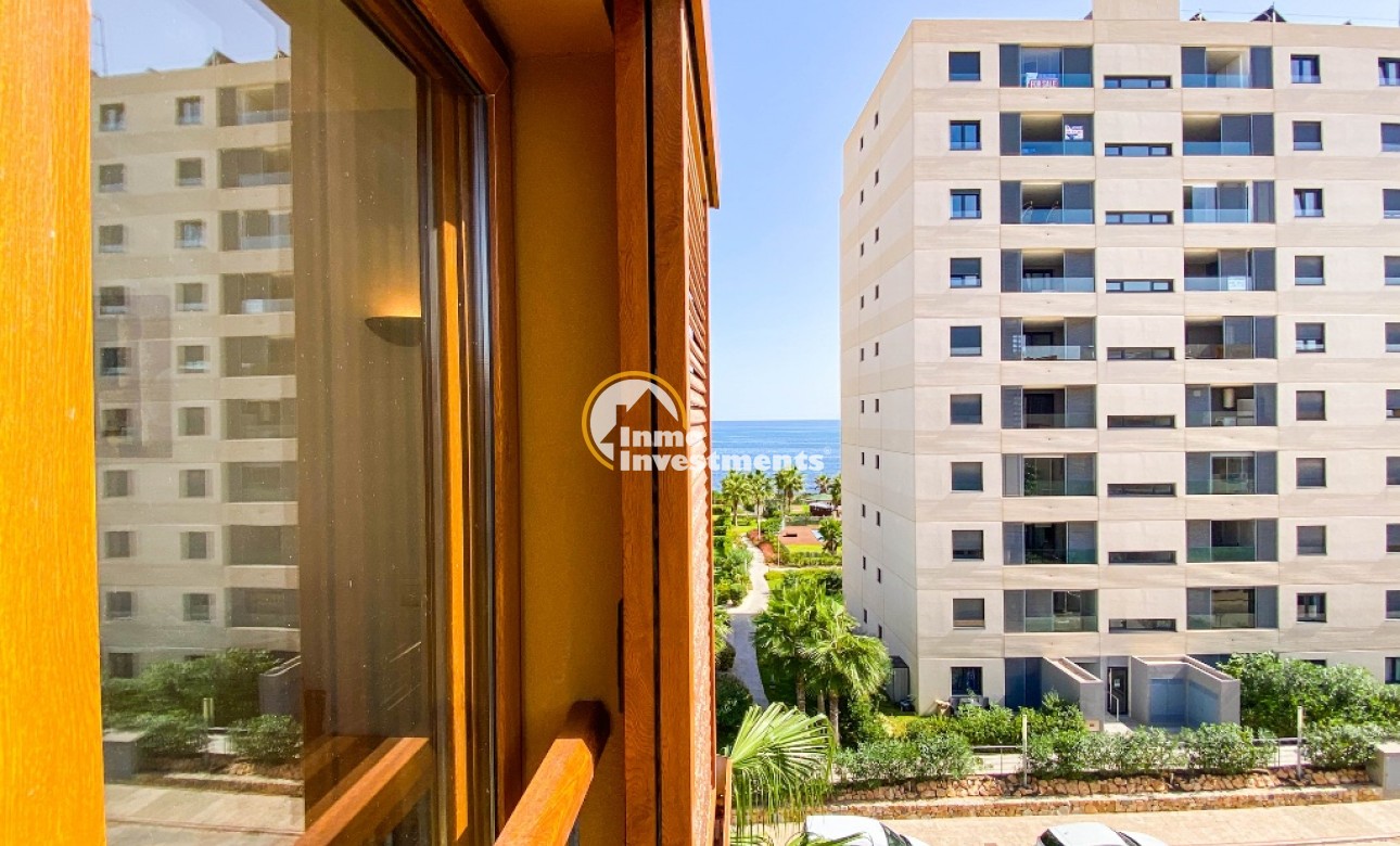 Resale - Apartment - Punta Prima - Beachside