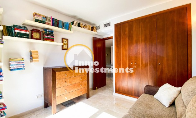 Resale - Apartment - Punta Prima - Beachside