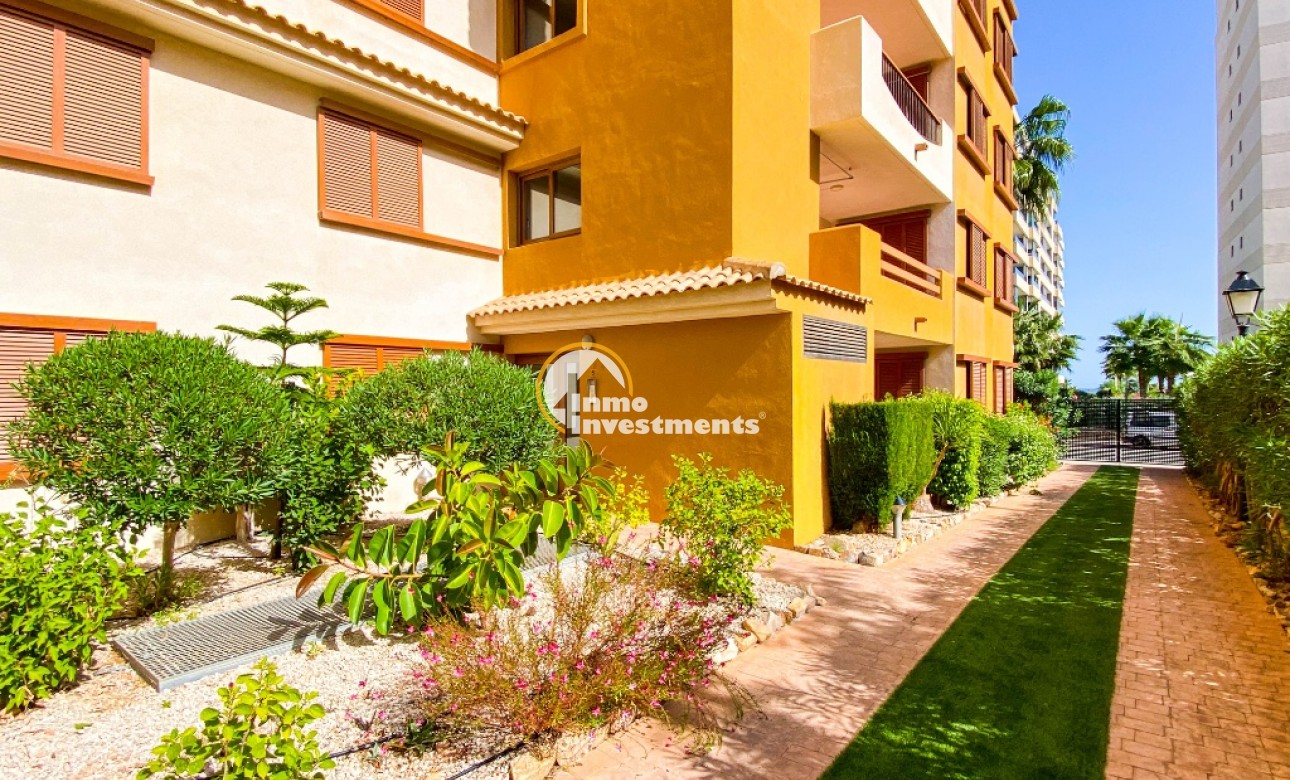 Resale - Apartment - Punta Prima - Beachside