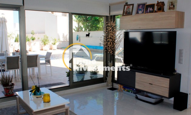 Resale - Villa - San Miguel de Salinas - San Miguel