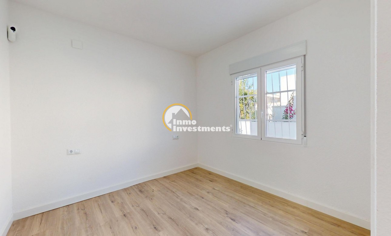 Resale - Bungalow - San Miguel de Salinas - Blue Lagoon