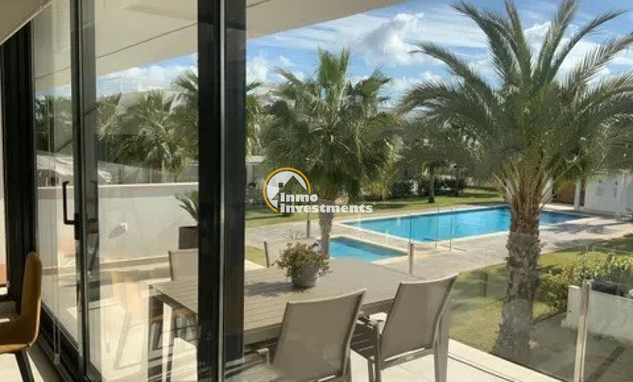 Reventa - Apartamento - Mar de Cristal