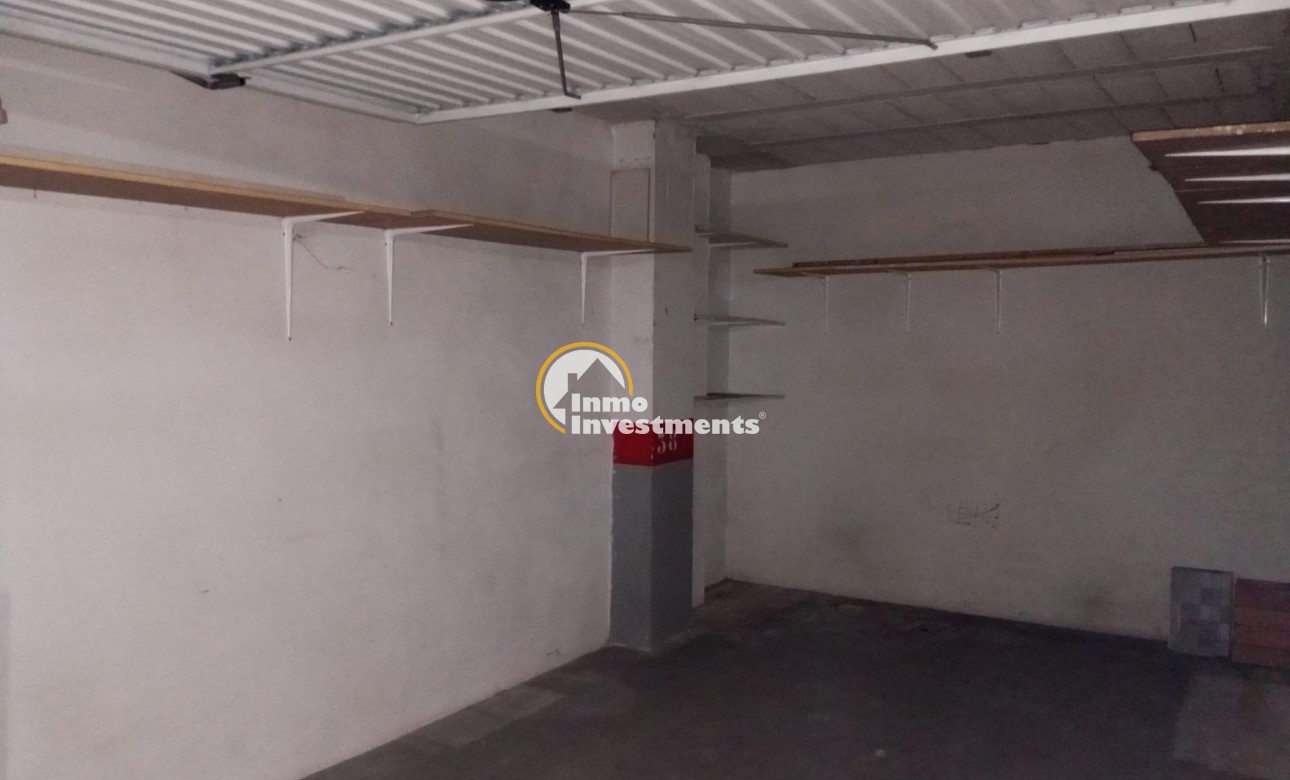 Resale - Garage - Torrevieja - Estacion de autobuses