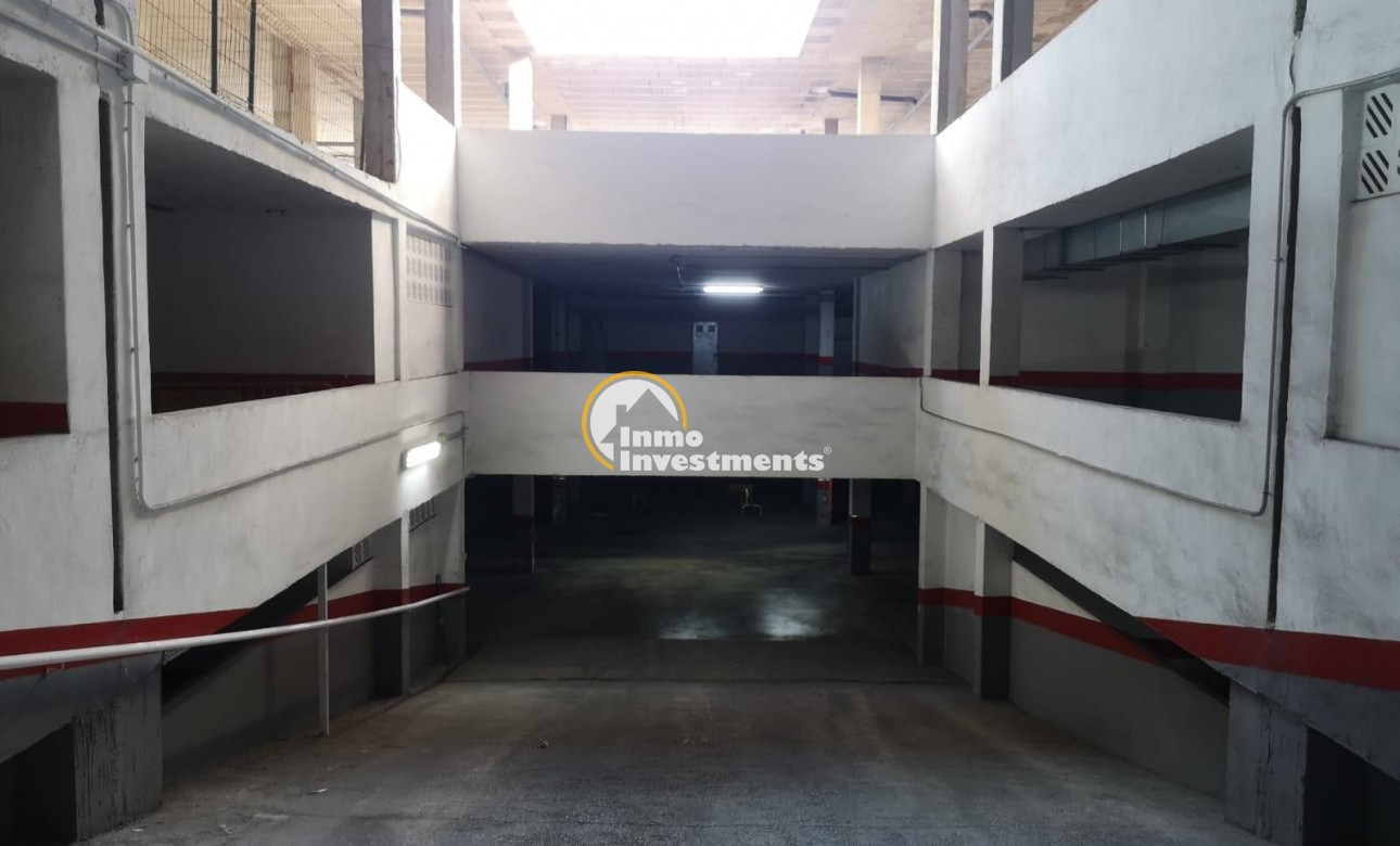 Resale - Garage - Torrevieja - Estacion de autobuses