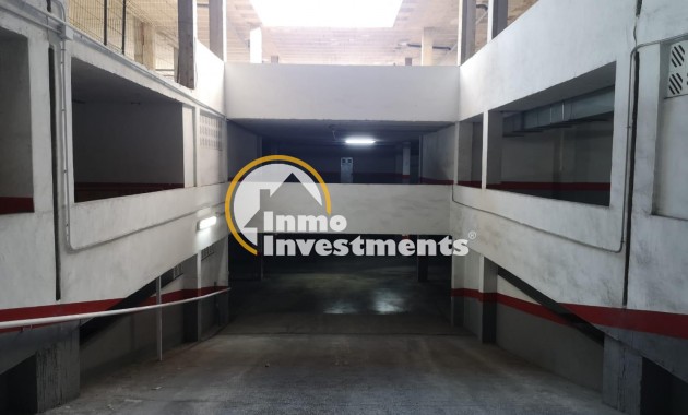 Resale - Garage - Torrevieja - Estacion de autobuses