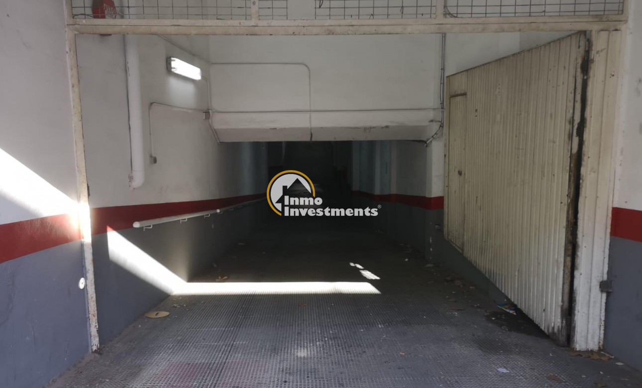 Resale - Garage - Torrevieja - Estacion de autobuses