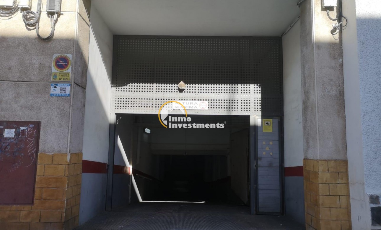 Resale - Garage - Torrevieja - Estacion de autobuses