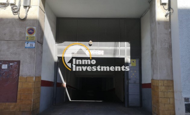 Resale - Garage - Torrevieja - Estacion de autobuses