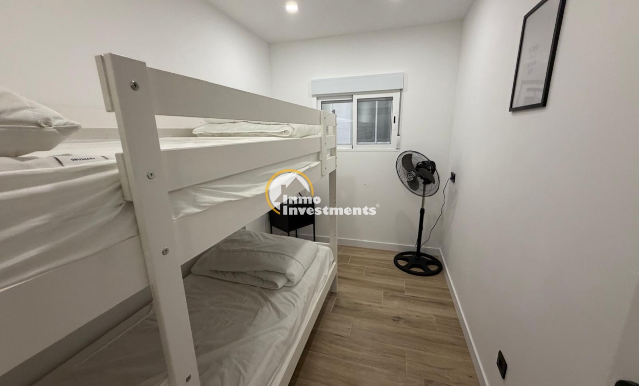 Resale - Apartment - Torrevieja - Beach