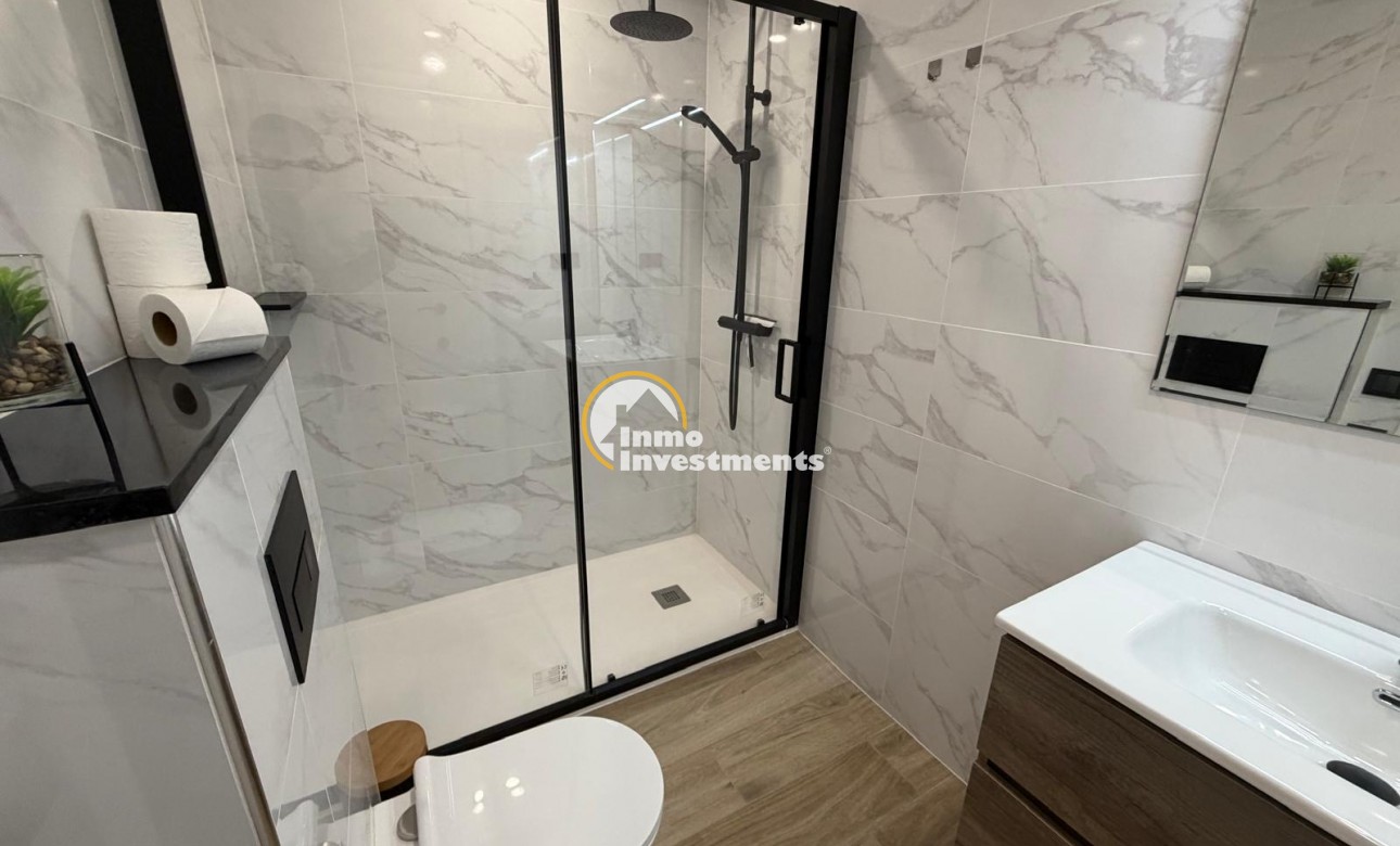 Resale - Apartment - Torrevieja - Beach