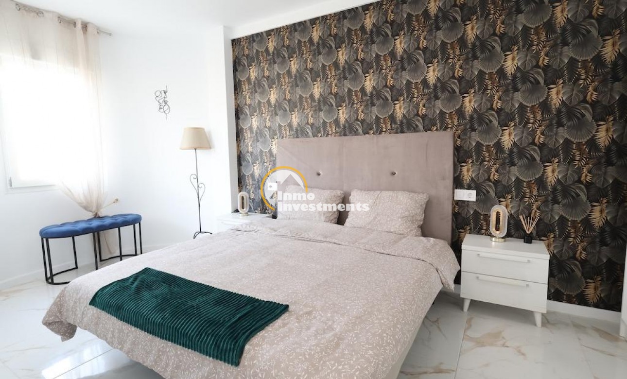 Resale - Apartment - Torrevieja - La Mata