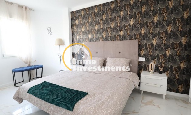 Resale - Apartment - Torrevieja - La Mata