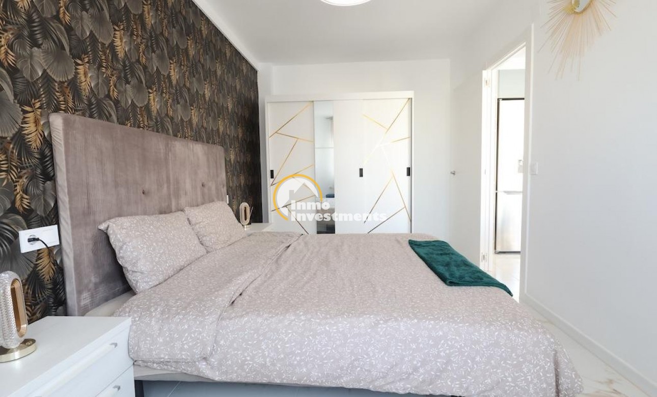 Resale - Apartment - Torrevieja - La Mata