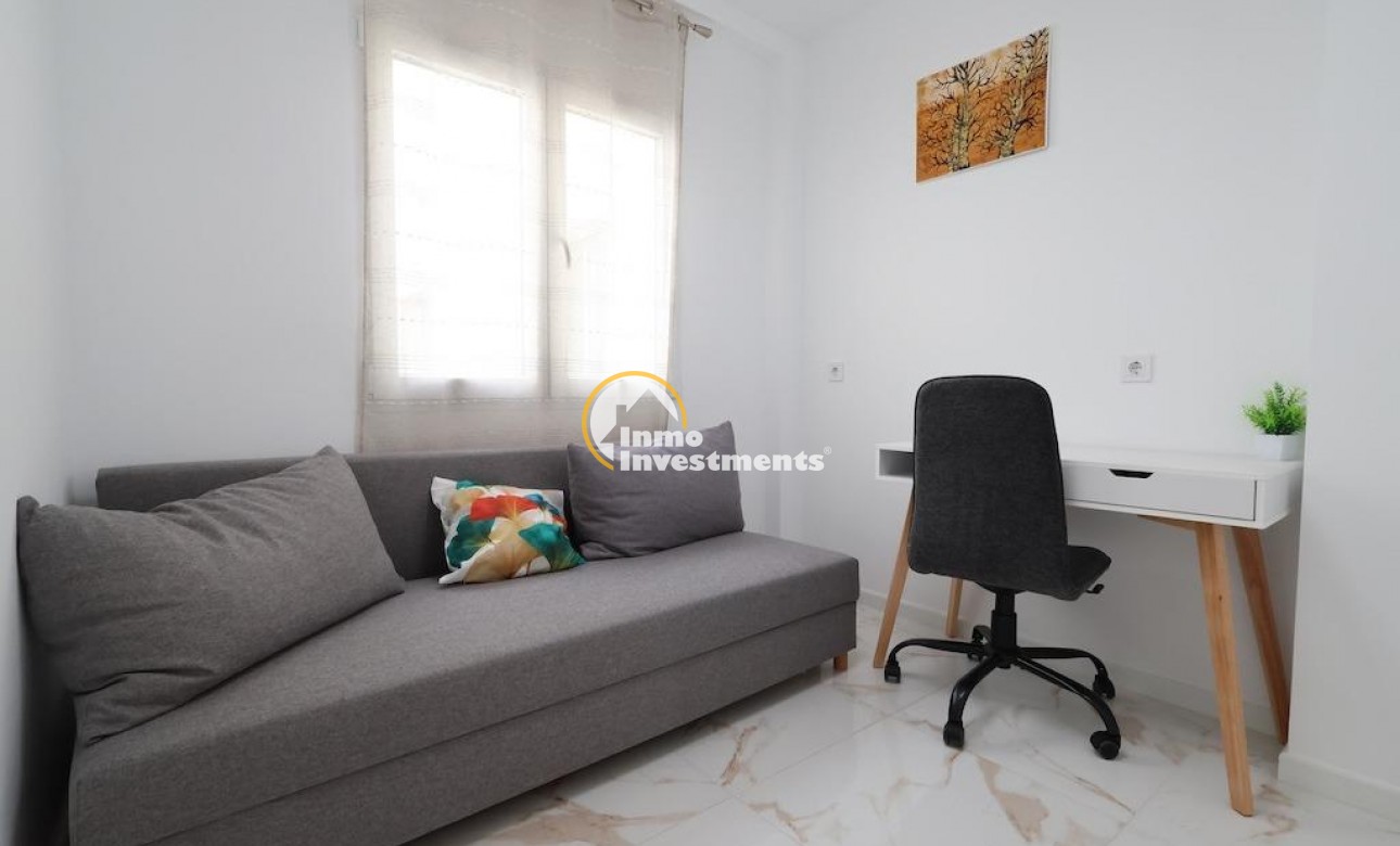 Resale - Apartment - Torrevieja - La Mata