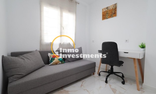 Resale - Apartment - Torrevieja - La Mata