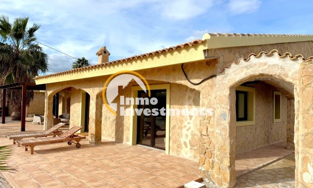 Resale - Villa - San Miguel de Salinas - San Miguel