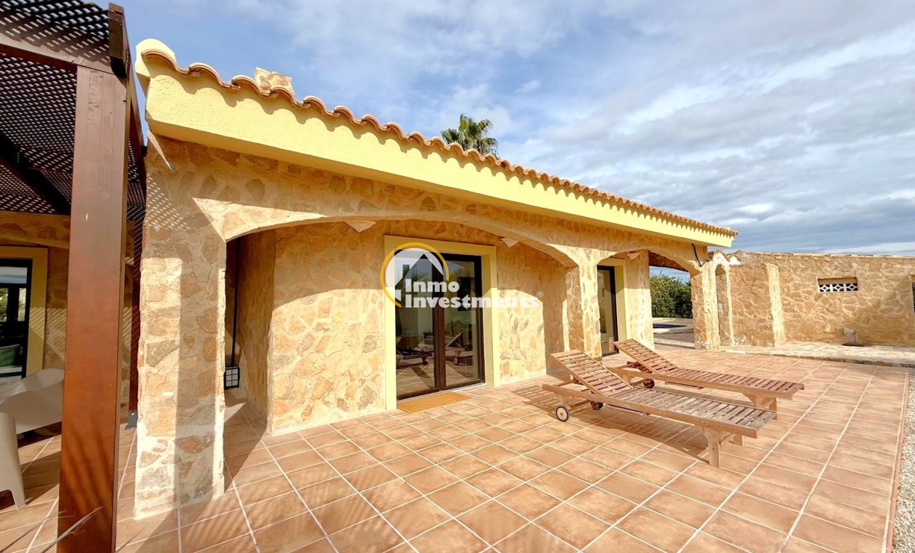 Resale - Villa - San Miguel de Salinas - San Miguel