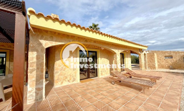 Resale - Villa - San Miguel de Salinas - San Miguel