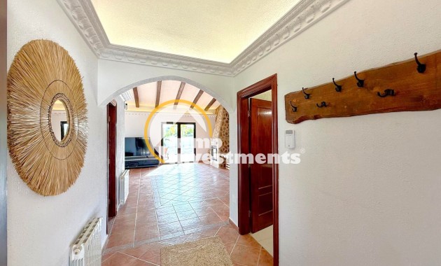 Resale - Villa - San Miguel de Salinas - San Miguel