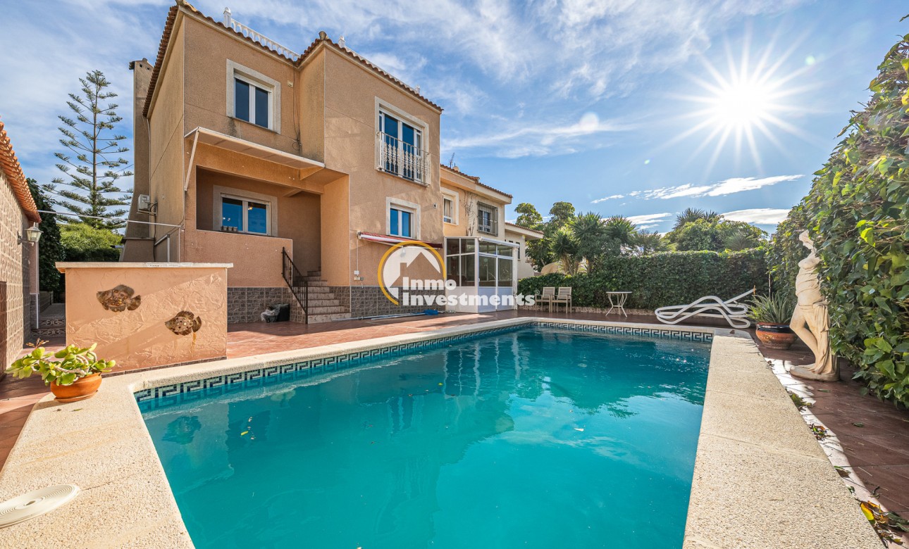 Resale - Semi detached villa - Torrevieja - El Chaparral