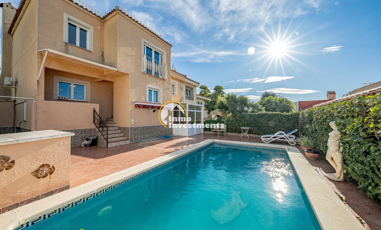 Resale - Semi detached villa - Torrevieja - El Chaparral