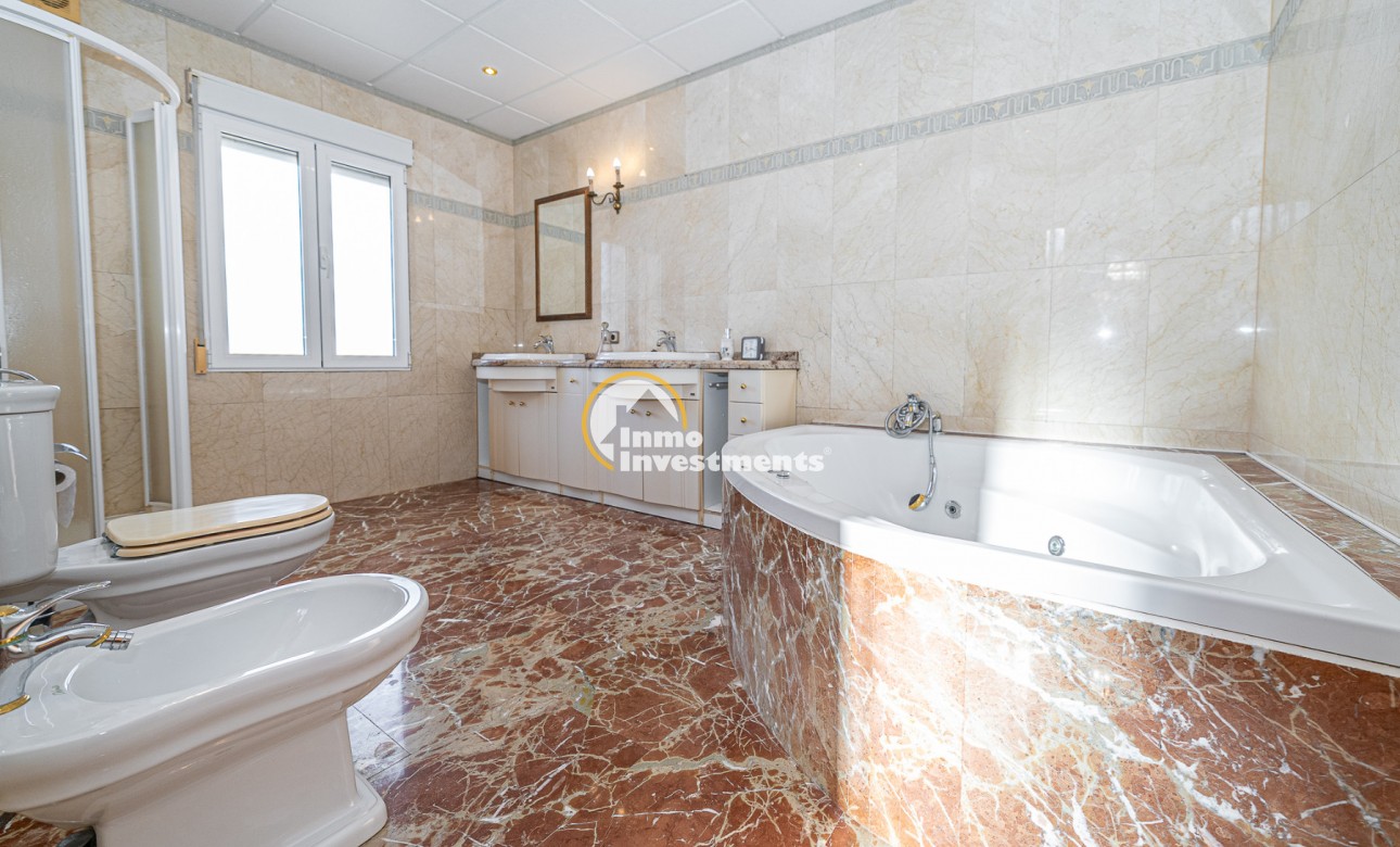 Resale - Semi detached villa - Torrevieja - El Chaparral