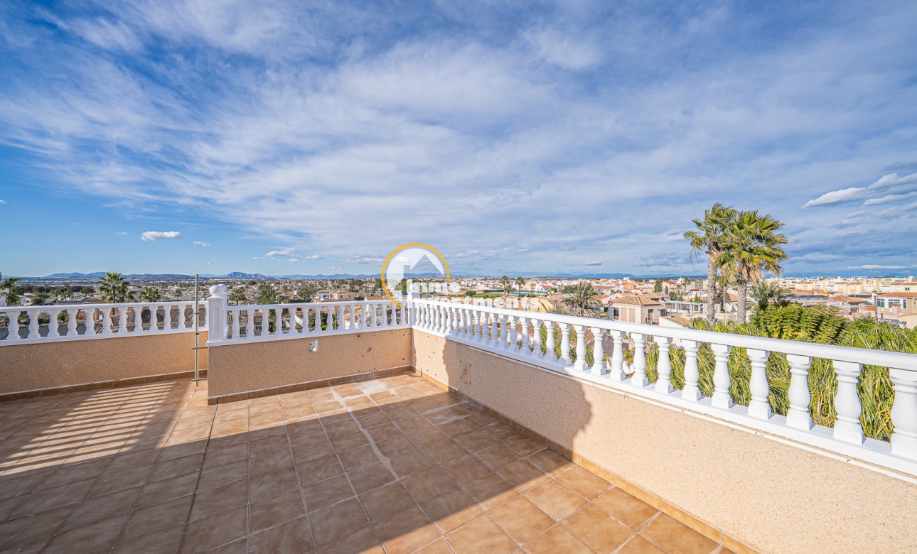 Resale - Semi detached villa - Torrevieja - El Chaparral