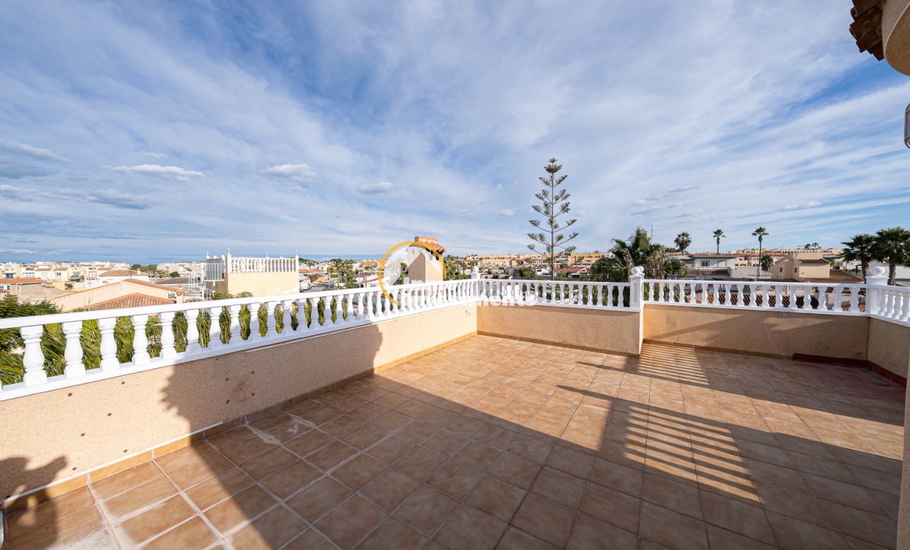 Resale - Semi detached villa - Torrevieja - El Chaparral