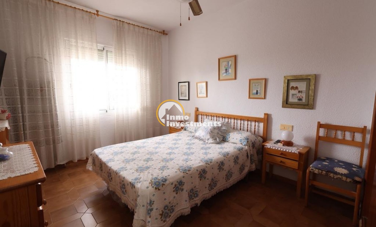 Resale - Apartment - Cabo Roig - La Regia