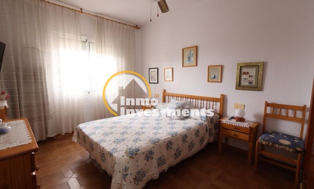 Resale - Apartment - Cabo Roig - La Regia