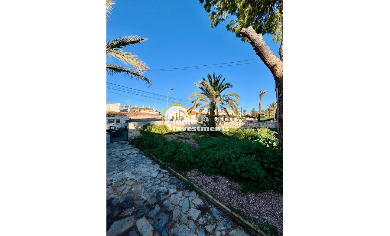 Resale - Villa - Torrevieja - Aguas Nuevas