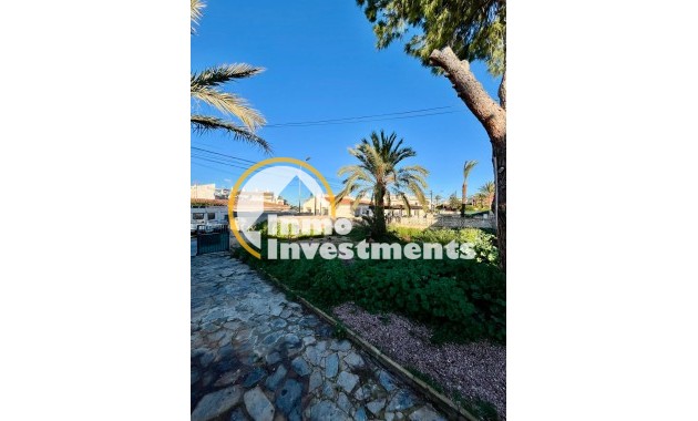 Resale - Villa - Torrevieja - Aguas Nuevas
