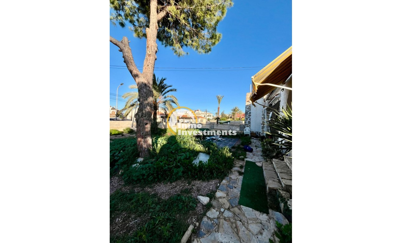 Resale - Villa - Torrevieja - Aguas Nuevas