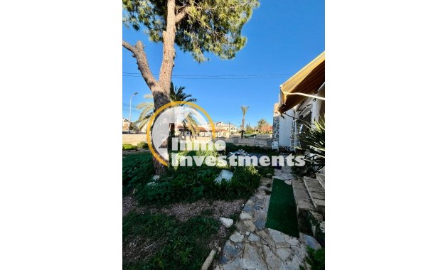 Resale - Villa - Torrevieja - Aguas Nuevas