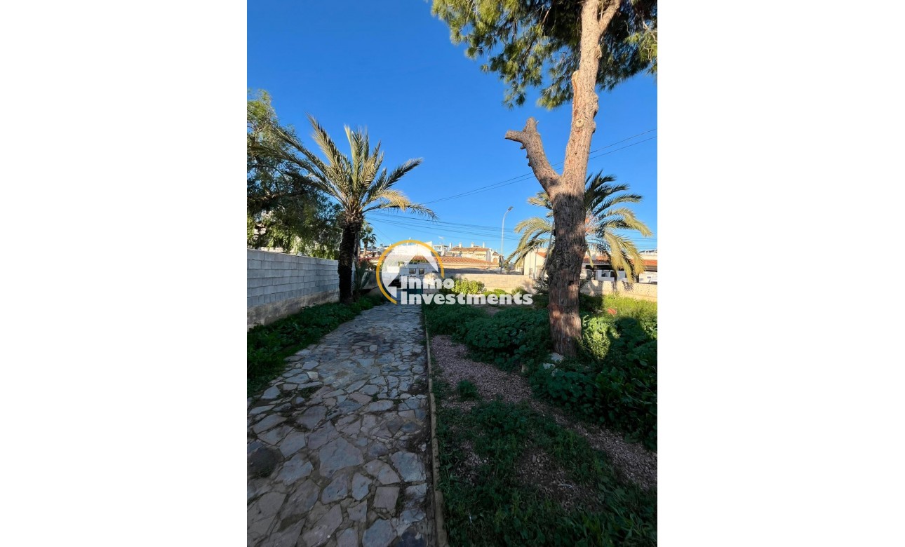 Resale - Villa - Torrevieja - Aguas Nuevas