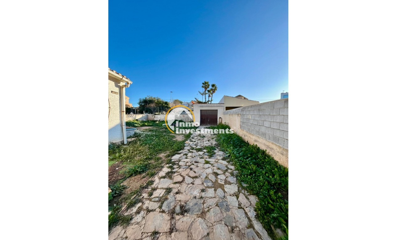 Resale - Villa - Torrevieja - Aguas Nuevas